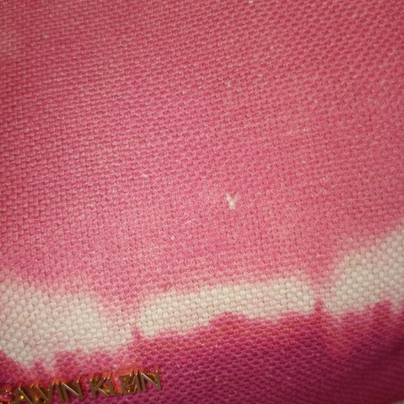 Calvin Klein Gabrianna reversible bucket bag with detachable wristlet - Picture 5 of 16